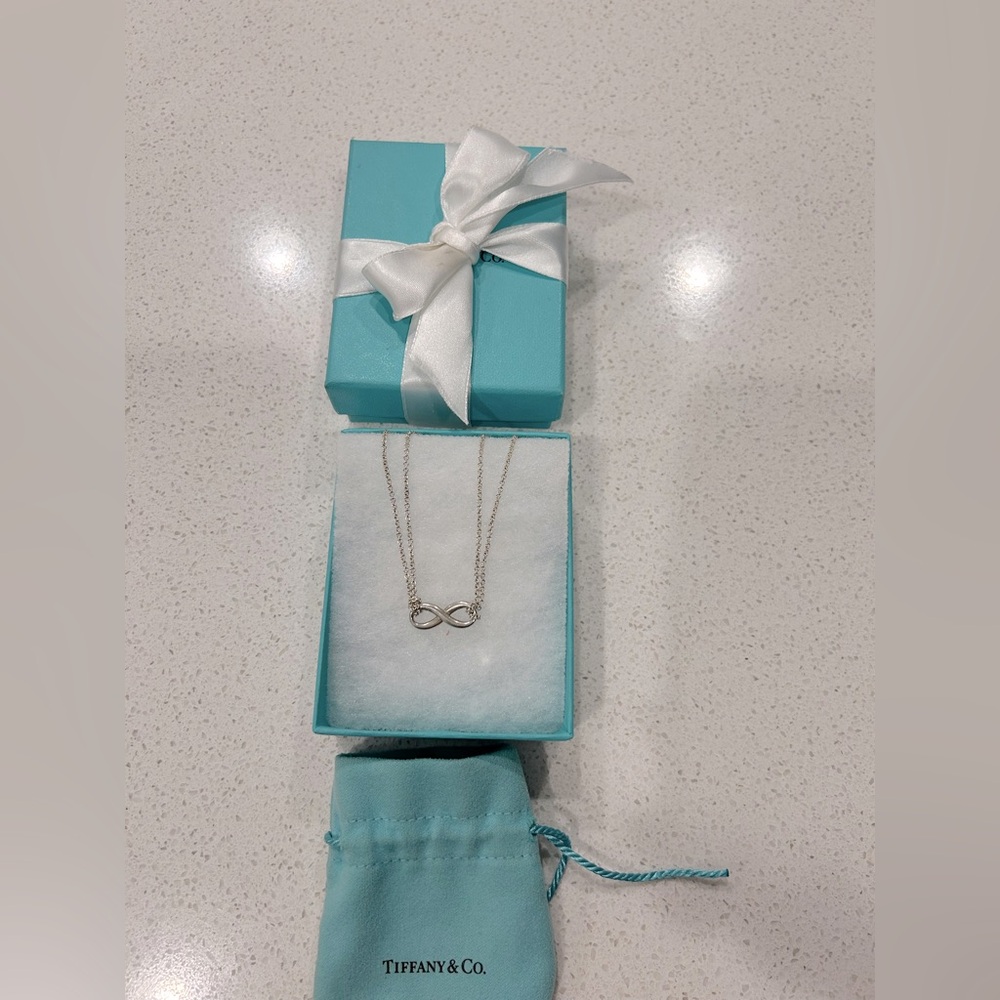 Tiffany double chain infinity silver necklace. Box included. Great condition
